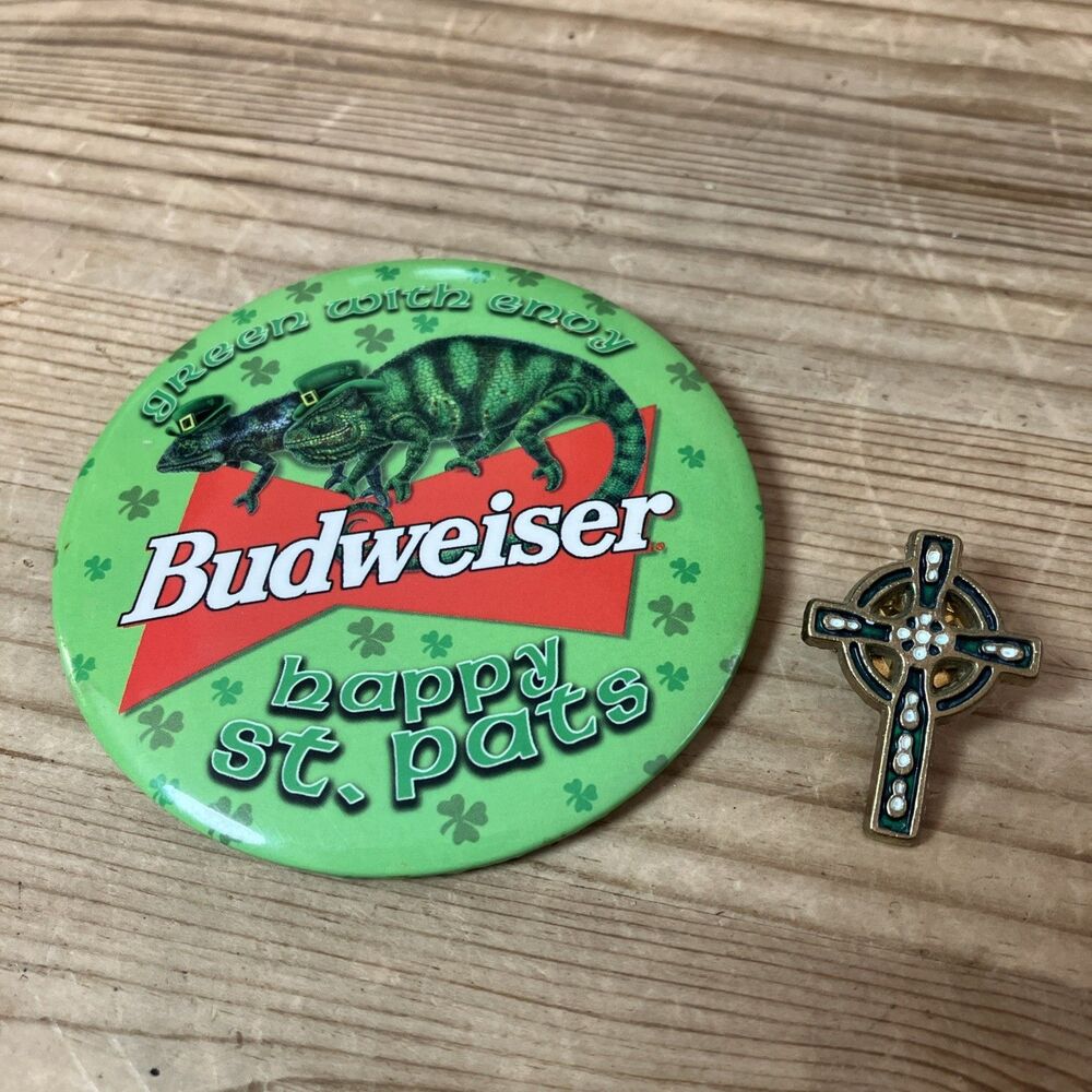 VTG Budweiser “Happy St. Pat’s” Button Bud Frog St. Patrick’s Day + Celtic Cross